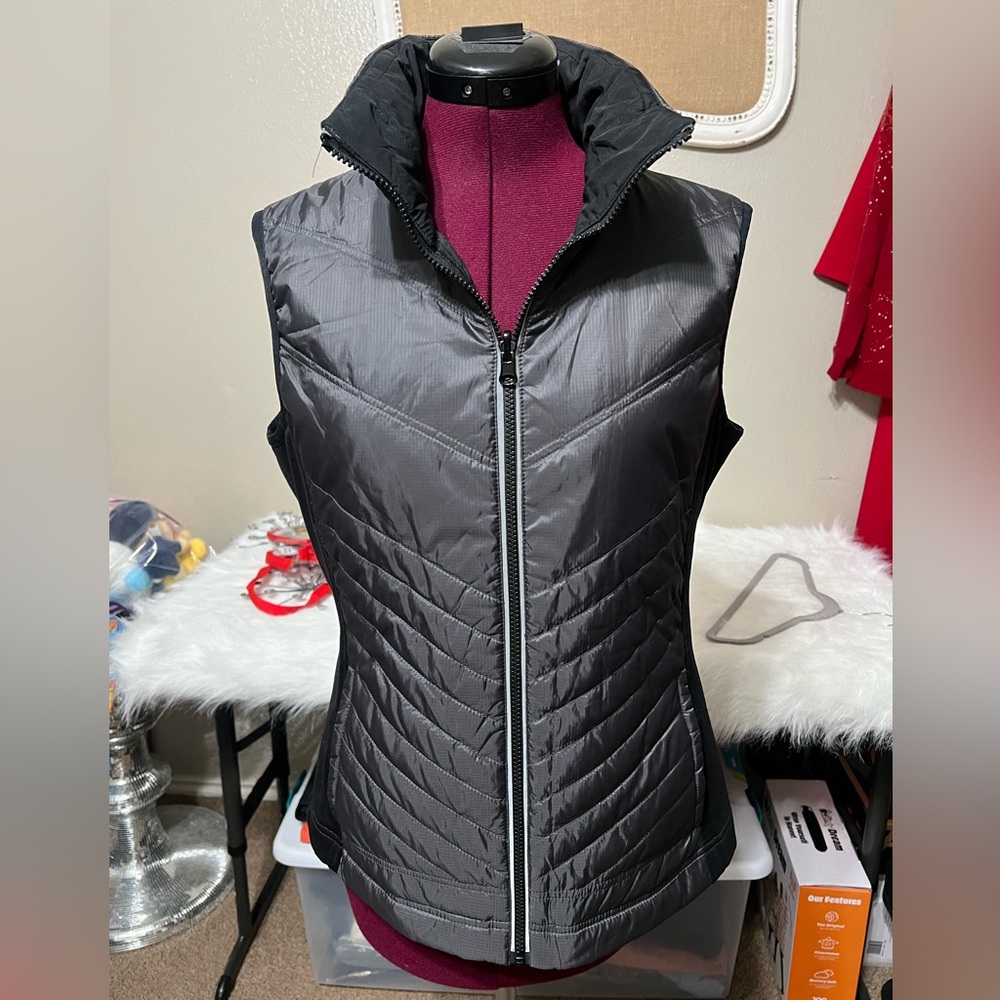 Women’s Michael Kors vest. EUC size Medium.